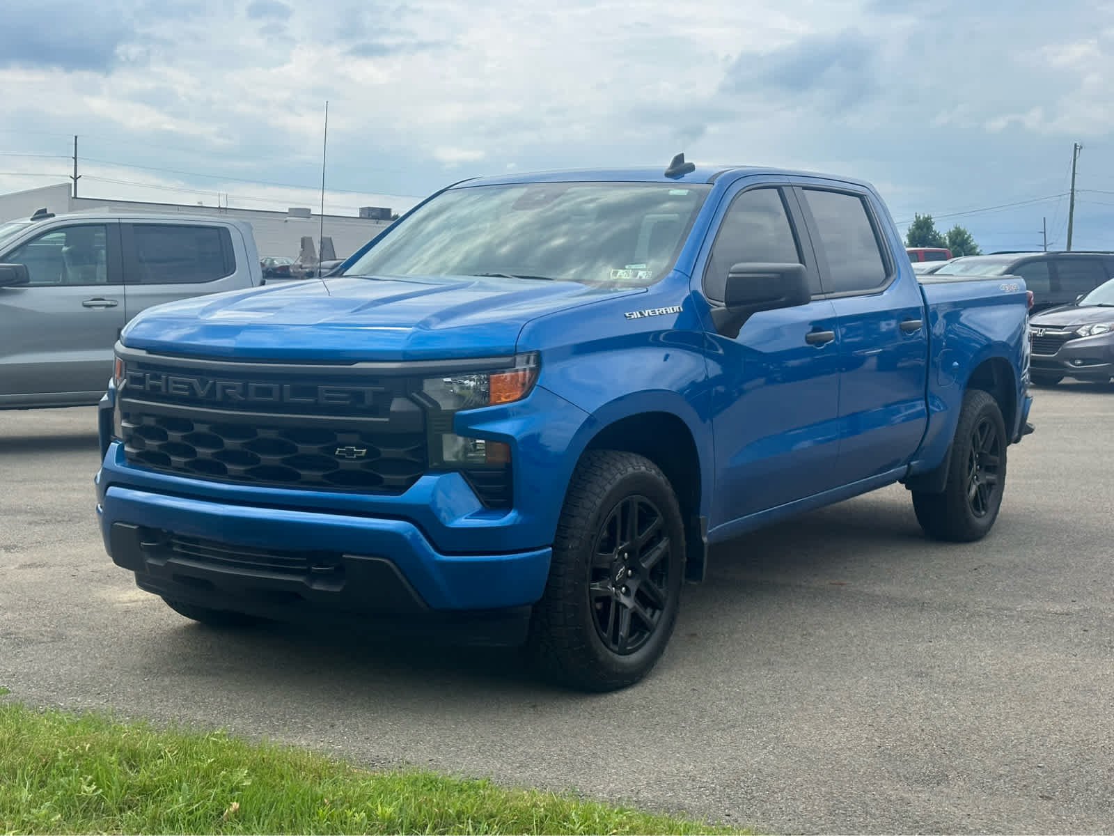 Used 2022 Glacier Blue Metallic Chevrolet Custom image 1