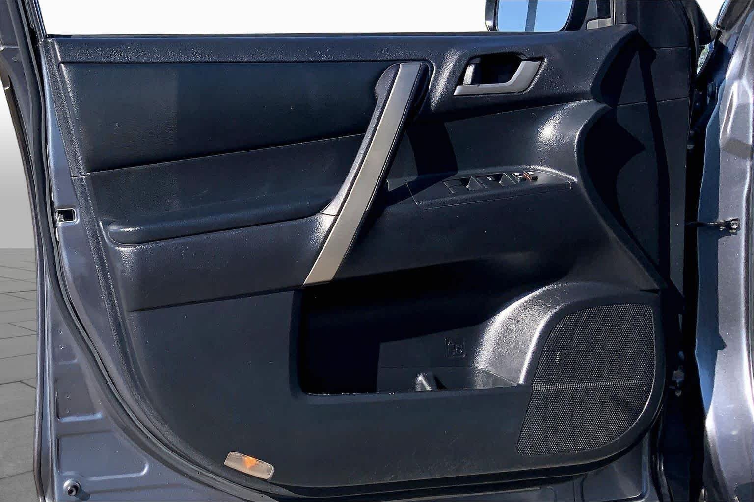 Used 2013 Magnetic Gray Metallic Toyota SE image 21