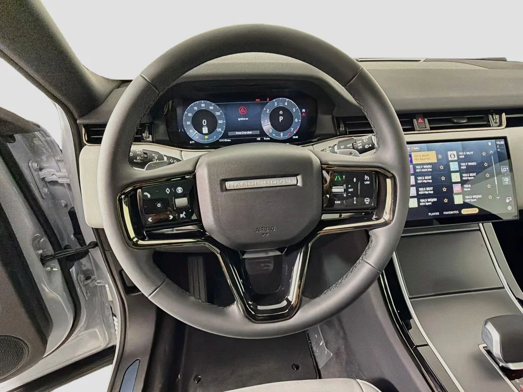 New 2026 Arroios Grey Land Rover S image 11