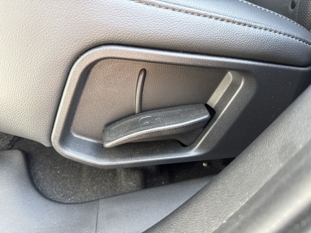 Used 2022 Quartz White Hyundai SEL image 32