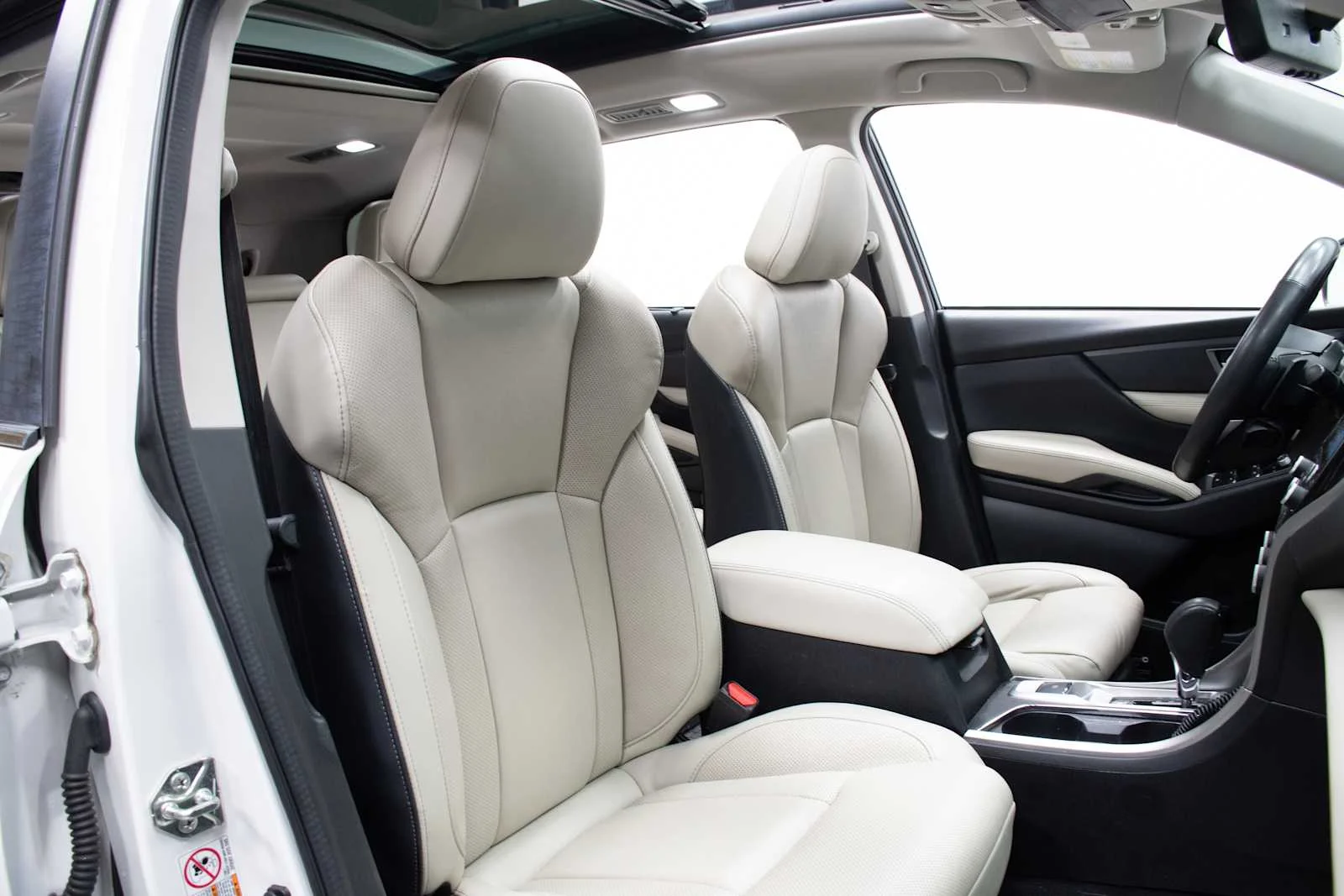 Used 2020 Crystal White Pearl Subaru Limited image 22