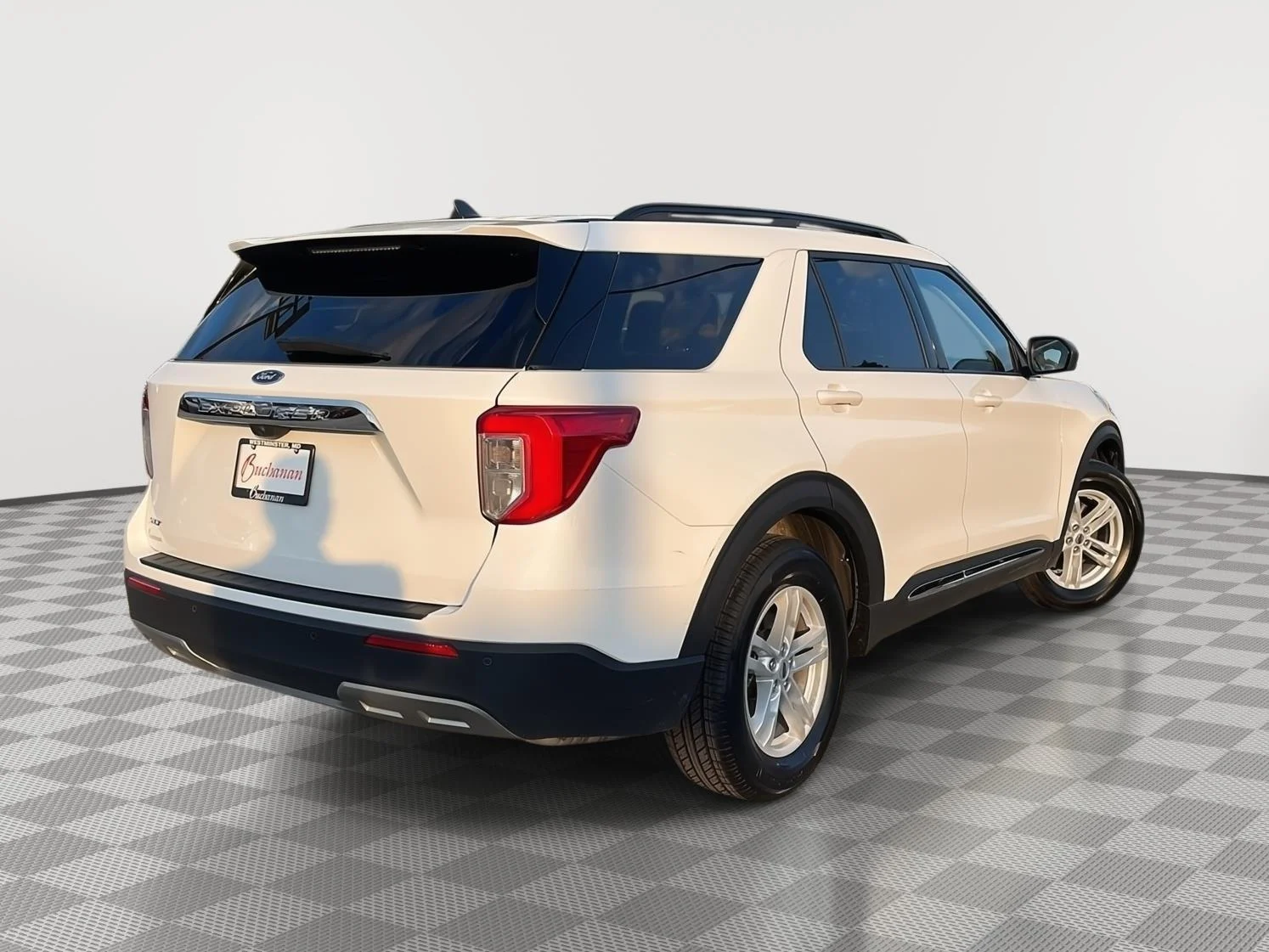 Used 2024 Star White Metallic Tri-Coat Ford XLT image 5