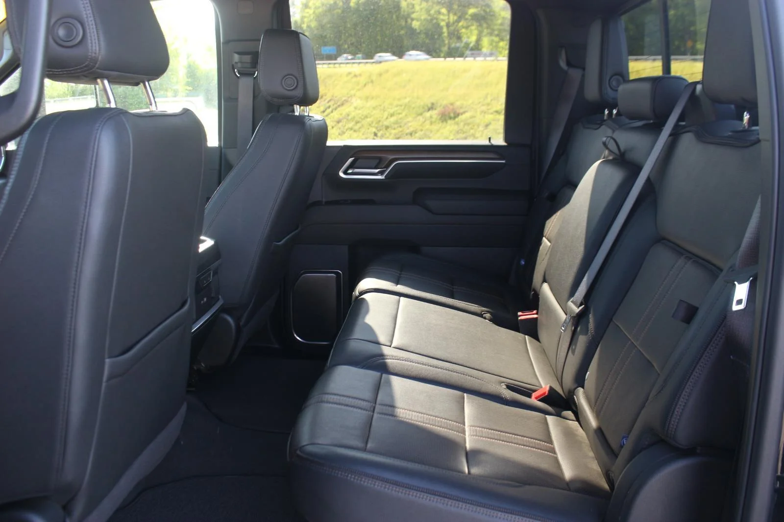 Used 2025 Black Chevrolet High Country image 38
