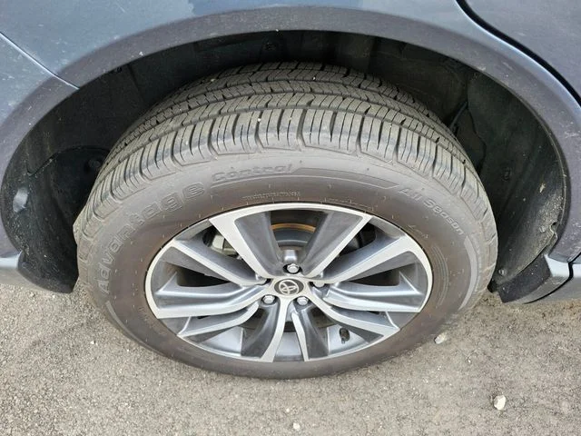 Used 2022 Gray Toyota LE image 4