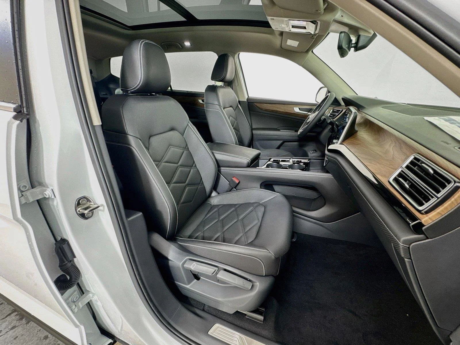 New 2026 WHITE VOLKSWAGEN  image 29