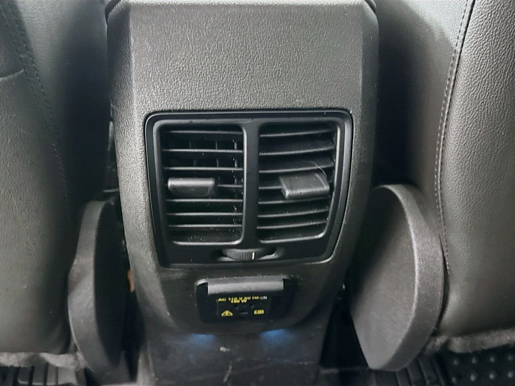 Used 2013 Silver Ford Titanium image 25