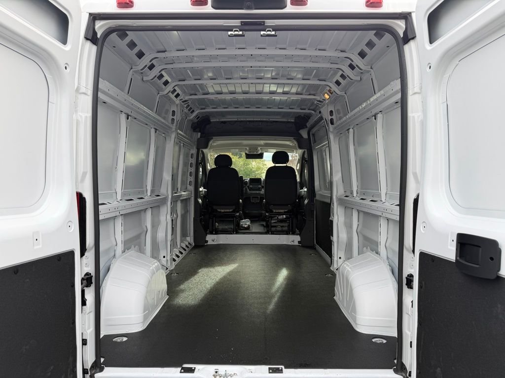 New 2026 Bright White Clear-Coat Exterior Paint RAM High Roof image 11