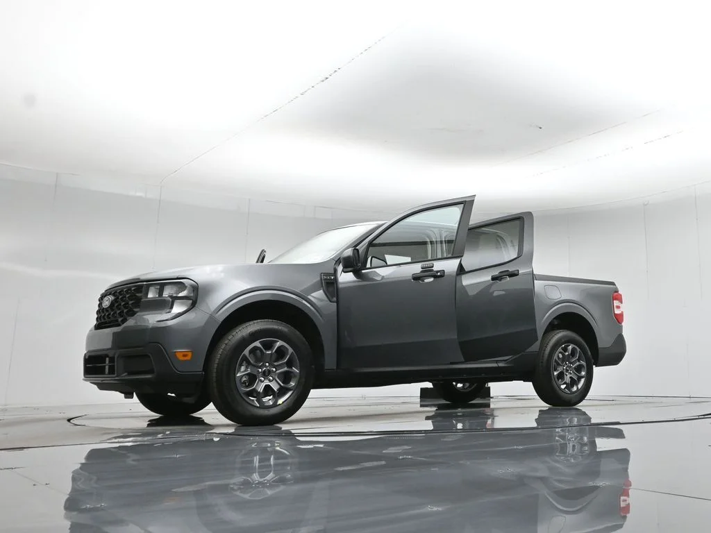 New 2026 Carbonized Gray Metallic Ford XLT image 46
