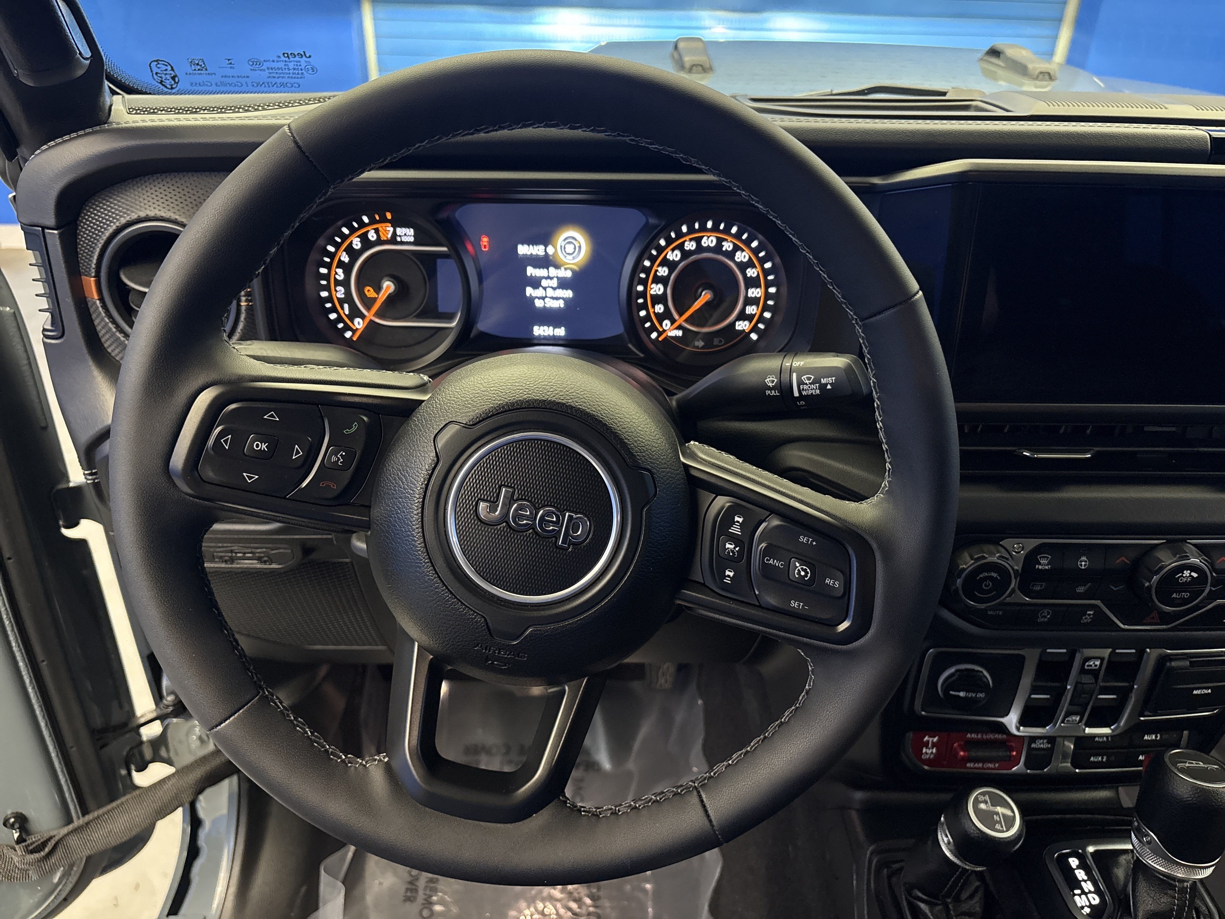Used 2025 Anvil Clearcoat Jeep Mojave image 13