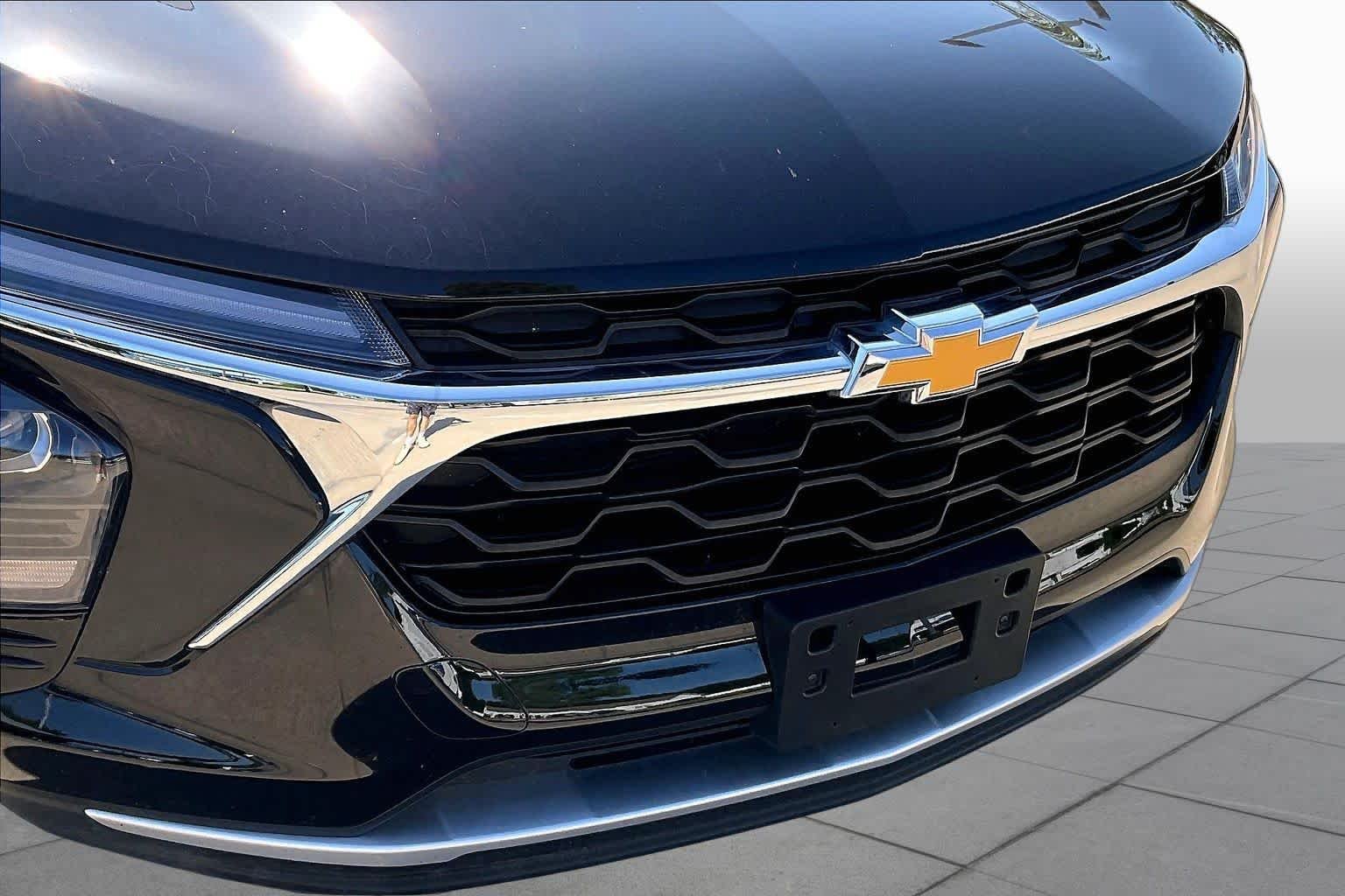 Used 2026 Mosaic Black Metallic Chevrolet LT image 29