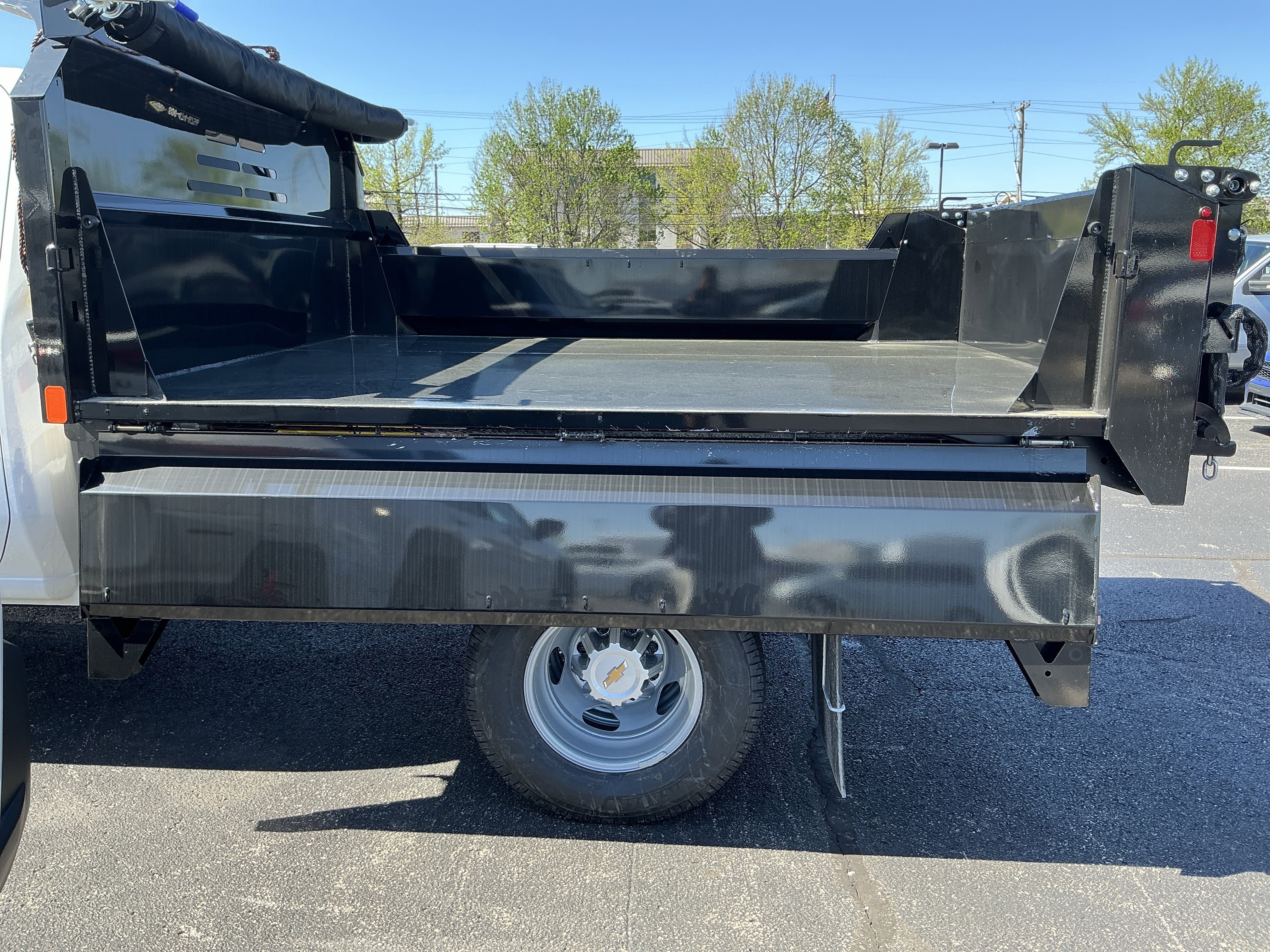 New 2026 Summit White Chevrolet Work Truck image 28