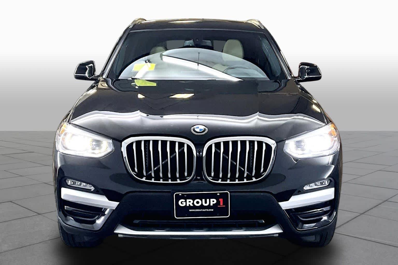 Used 2018 Jet Black BMW xDrive30i image 4