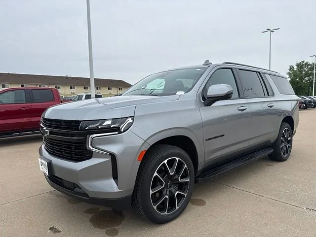 Used 2024 Sterling Gray Metallic Chevrolet RST image 7