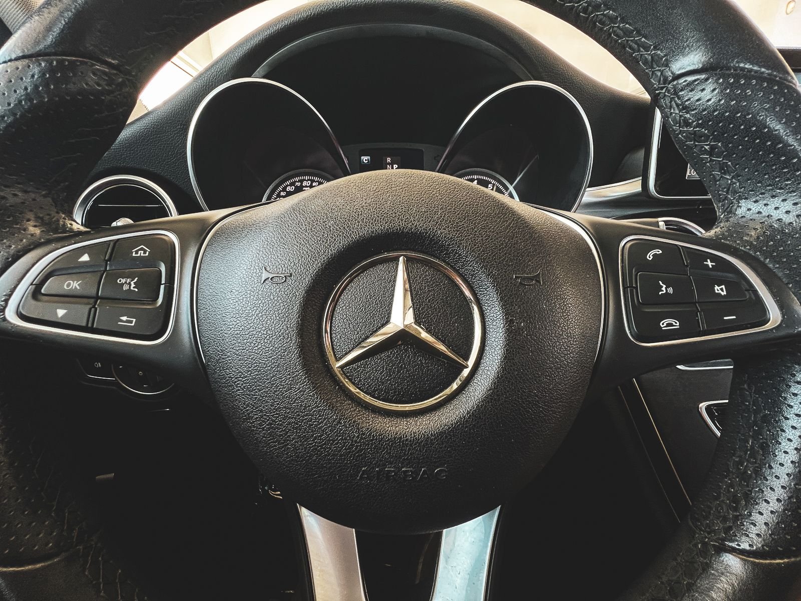 Used 2018 White Mercedes-Benz C 300 image 28