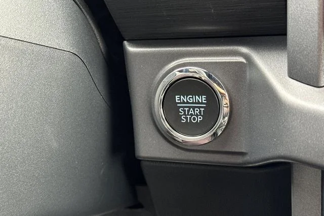 New 2026 Carbonized Gray Metallic Ford XLT image 41