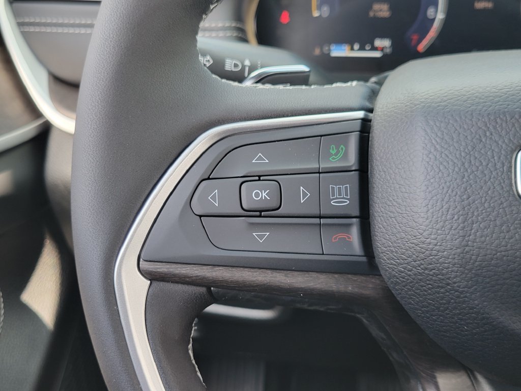 2027 Jeep Grand Cherokee photo 5