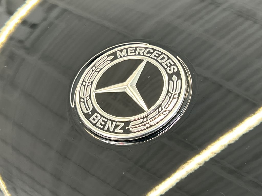 New 2027 Black Mercedes-Benz GLC 300 image 28