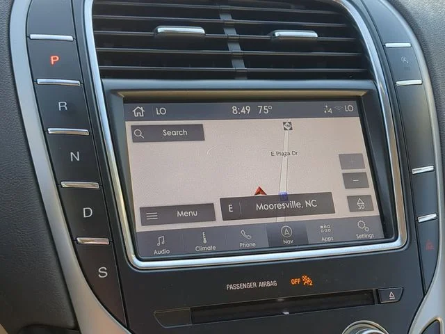Used 2019 Blue Lincoln Reserve image 25