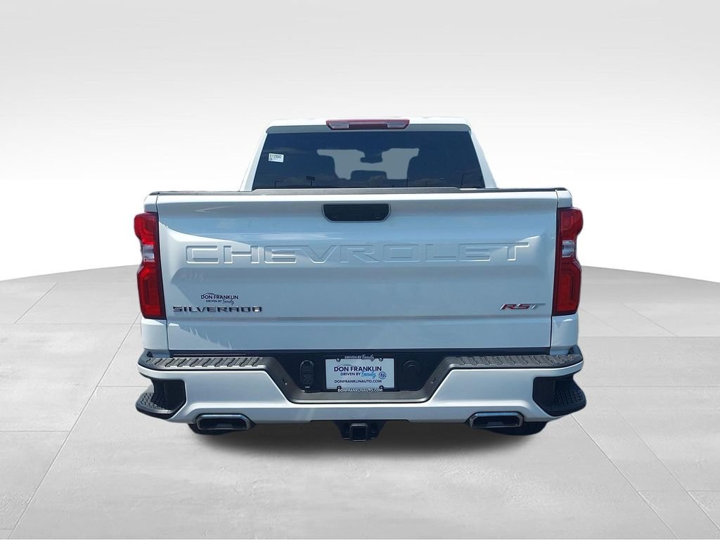 Used 2025 White Chevrolet RST image 4