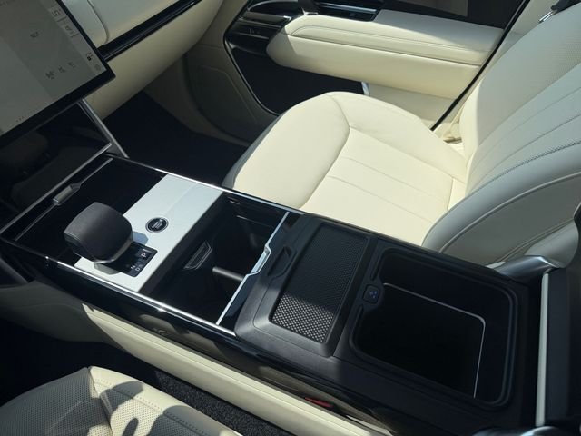 New 2026 Santorini Black Land Rover SE image 24