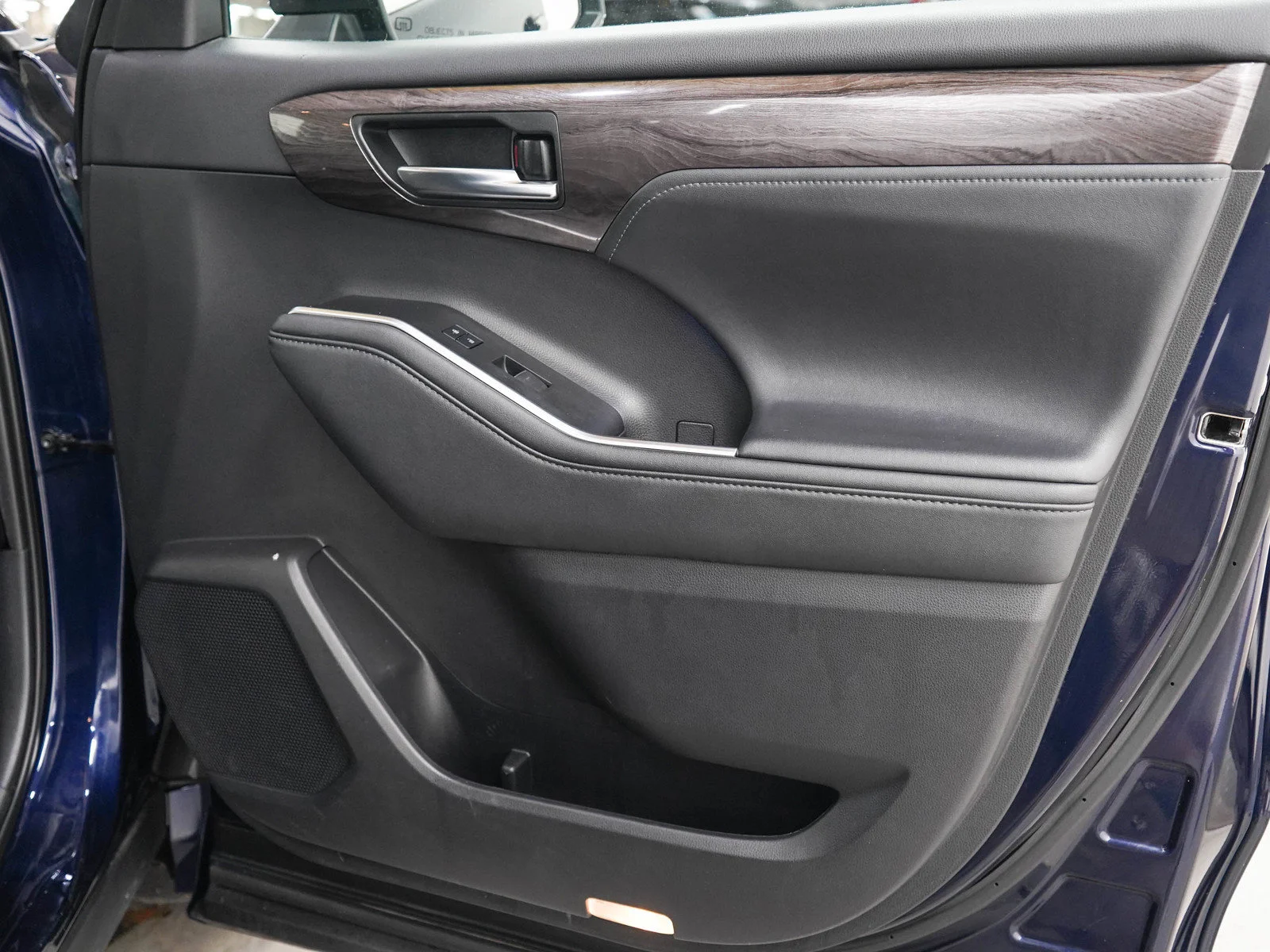 Used 2021 Blue Toyota Hybrid Platinum image 9