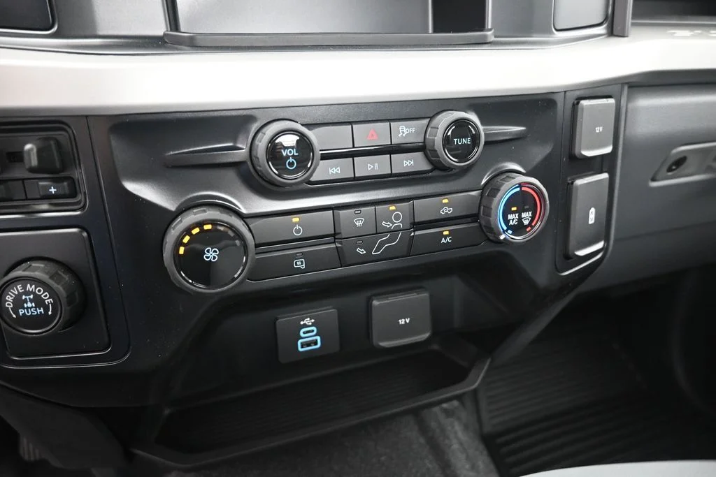 New 2026 Oxford White Ford XL image 14