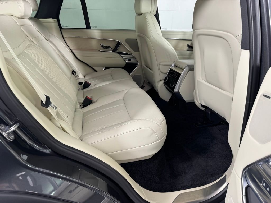 Used 2024 Carpathian Gray Premium Metallic Land Rover SE image 27