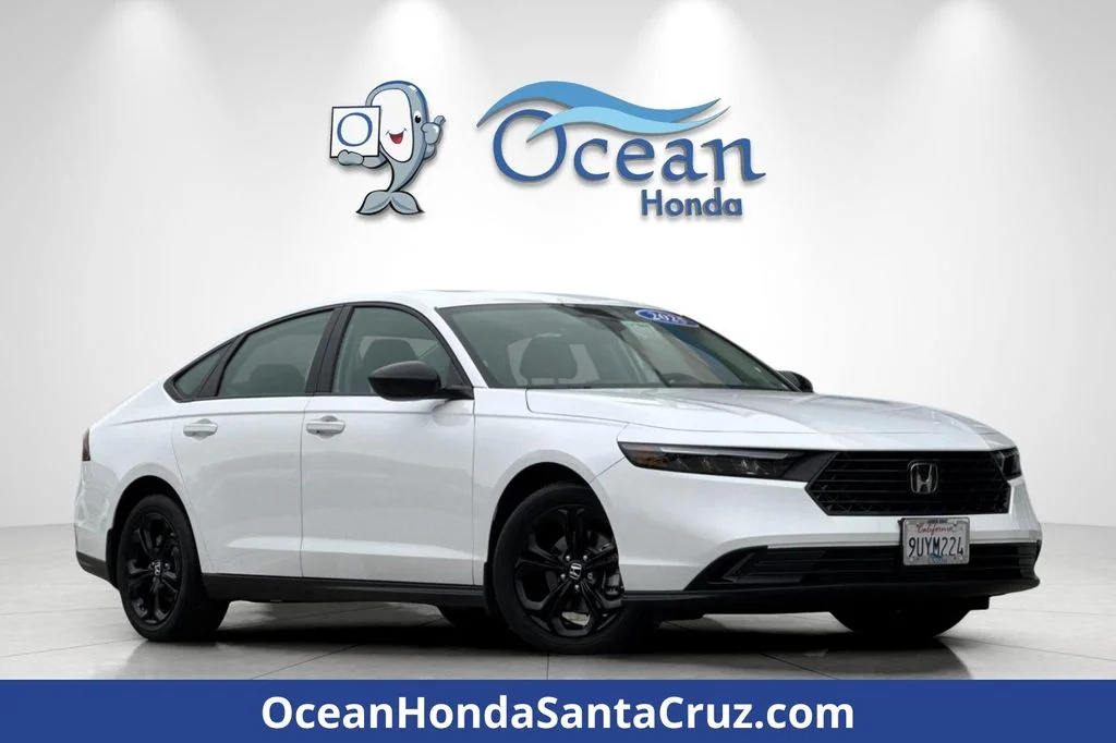 Used 2025  Honda SE image 1