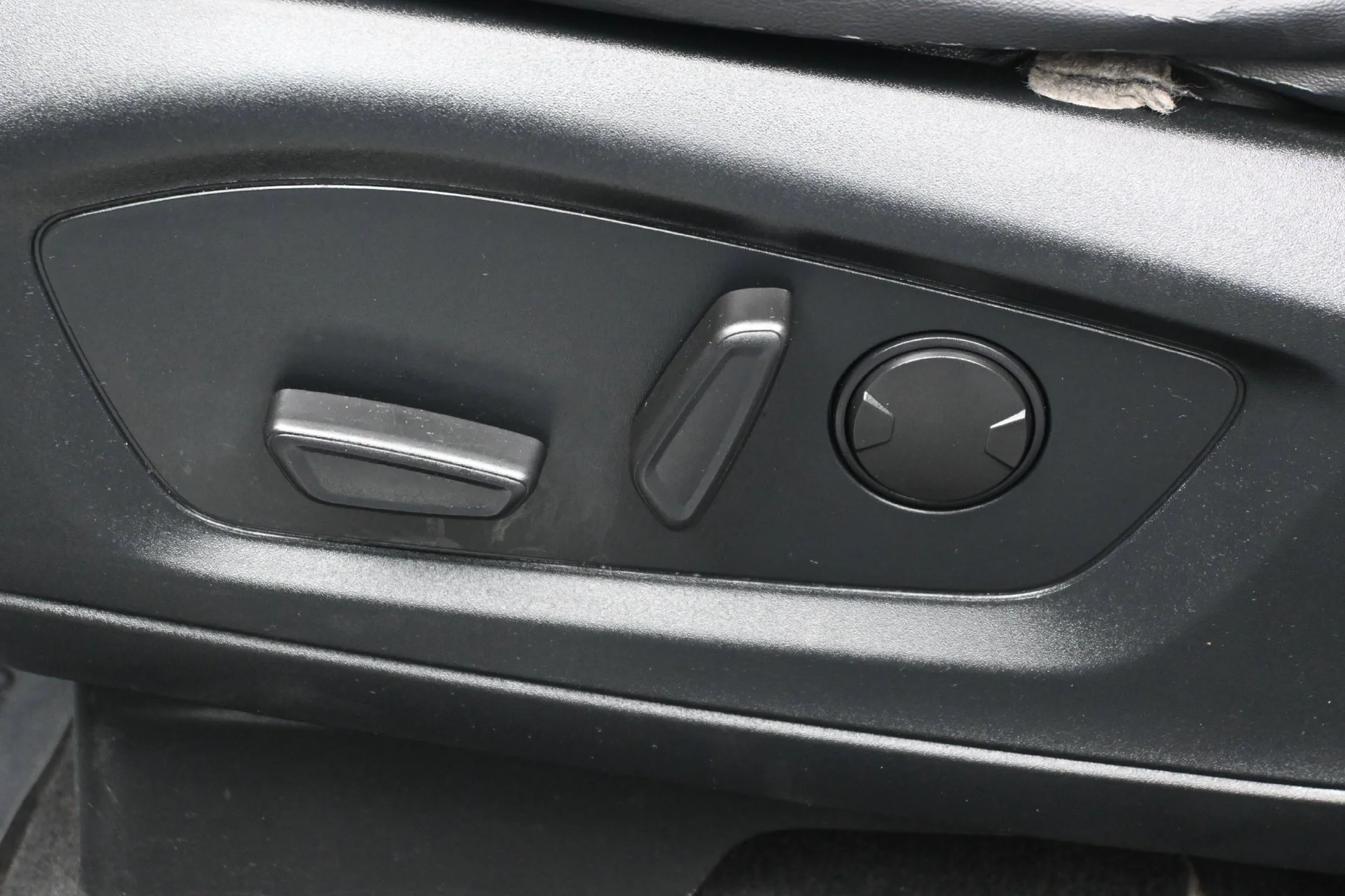 Used 2022 Black Ford Platinum image 21