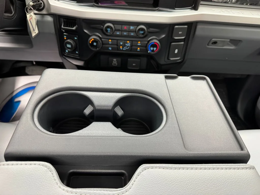 New 2027 White Ford F350 4X4SDR/CSR image 23