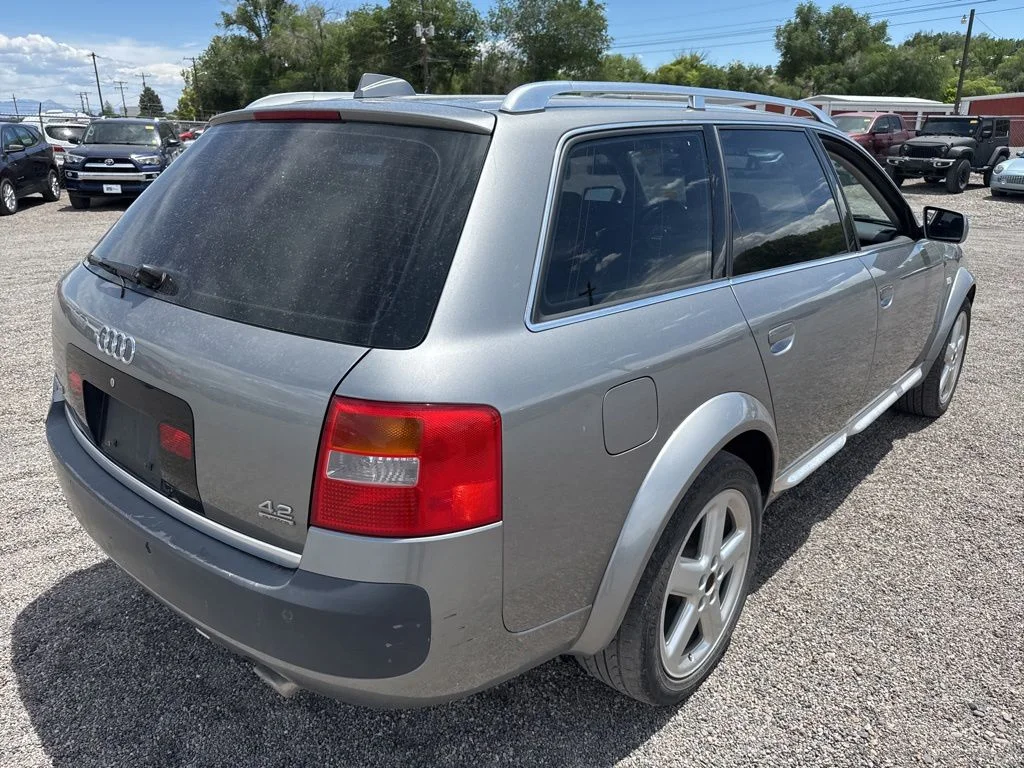 Used 2004 Atlas Gray Metallic/Dark Gray Audi 4.2 image 7