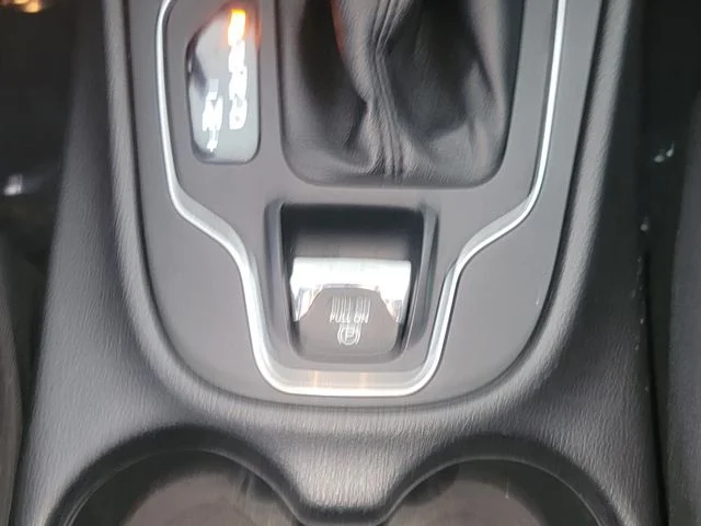 Certified Used 2021 Black Jeep Latitude Lux image 28