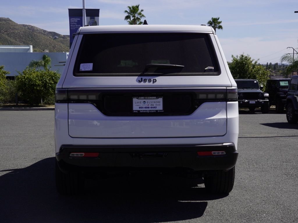 New 2026 Bright White Clear-Coat Exterior Paint Jeep  image 4