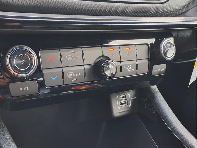 New 2026 Red Hot Pearlcoat Jeep Latitude image 20