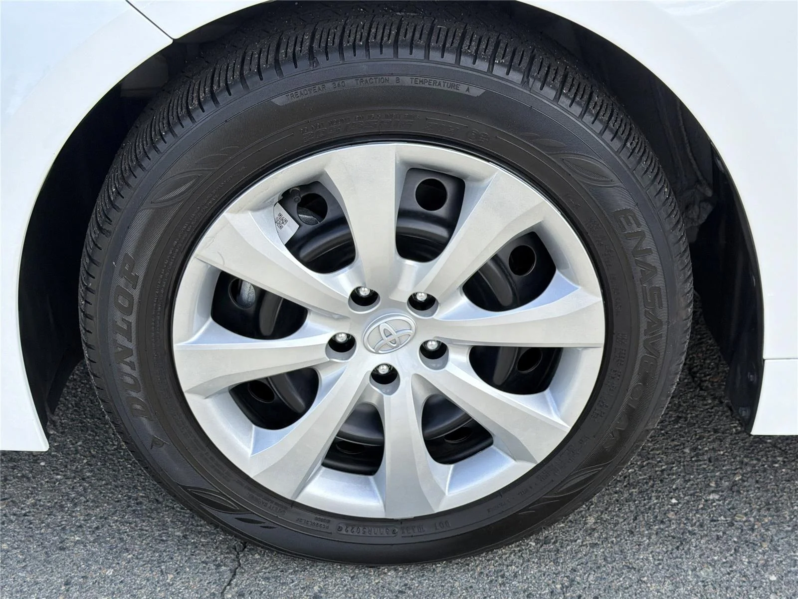 Used 2023 Ice Cap Toyota LE image 33