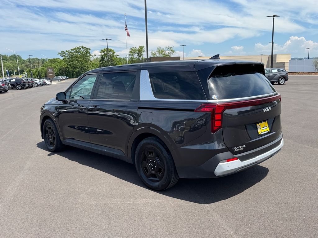 Used 2025 Gray Kia LXS image 5