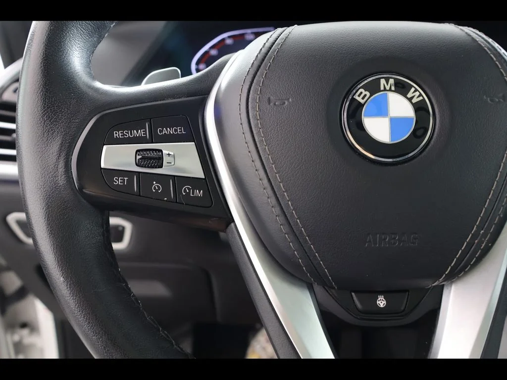 Used 2023 White BMW sDrive40i image 27