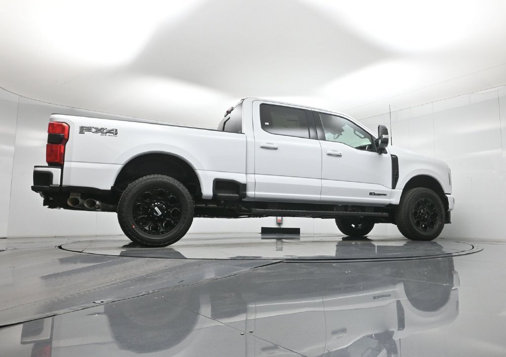 New 2026 Oxford White Ford Lariat image 45