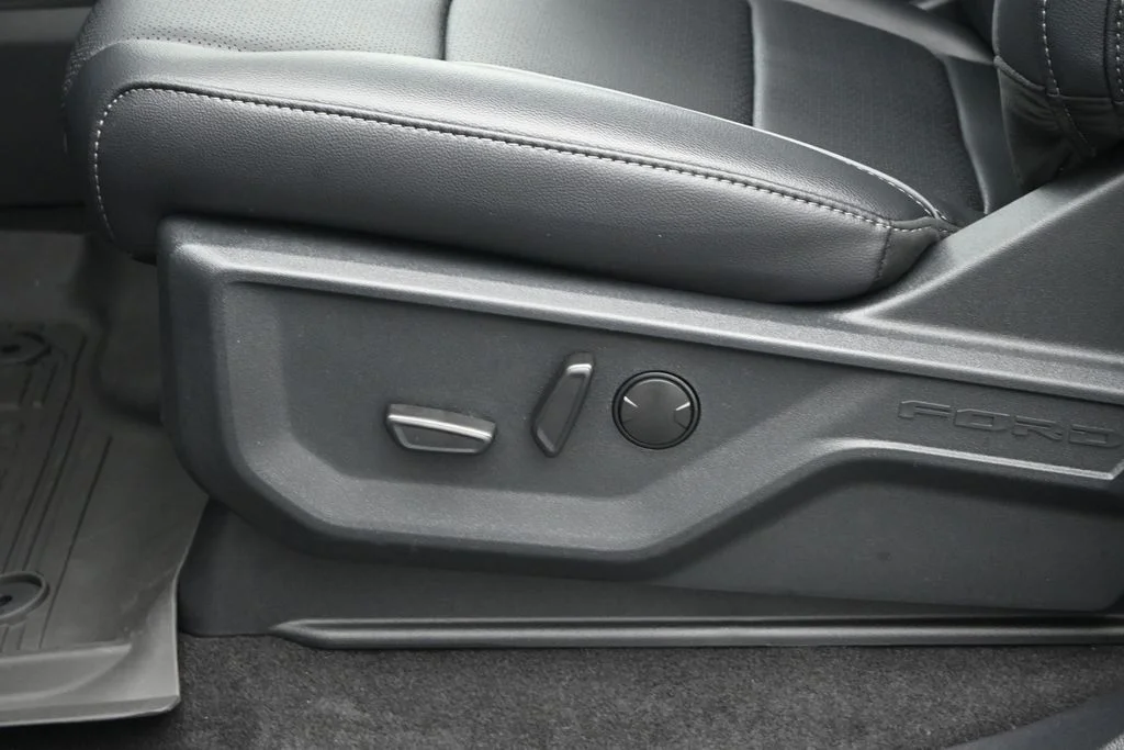 New 2026 Agate Black Metallic Ford Lariat image 9