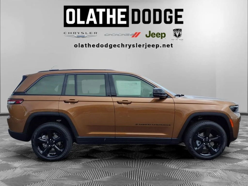 New 2026 Copper Shino Metallic Clear-Coat Exterior Paint Jeep Limited image 25