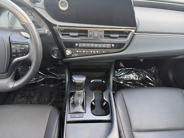 Used 2023 White Lexus 350 image 15