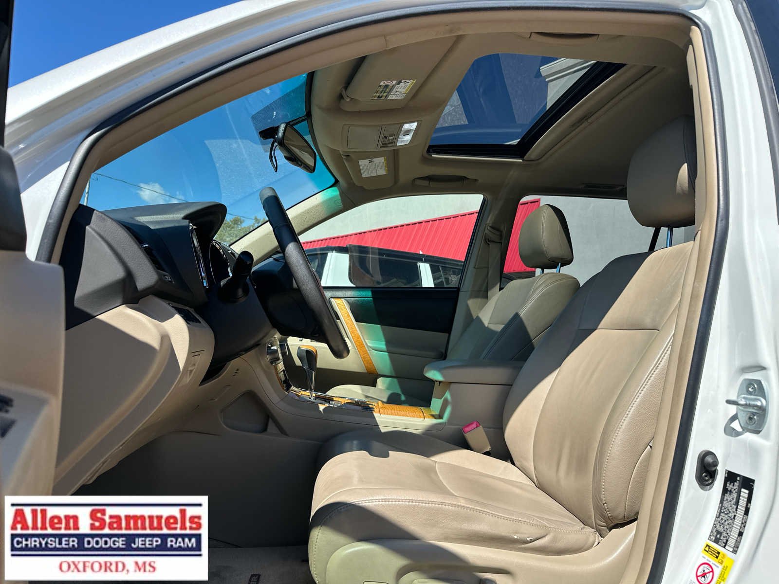 Used 2010 Blizzard Pearl Toyota Limited w/3rd Row image 13