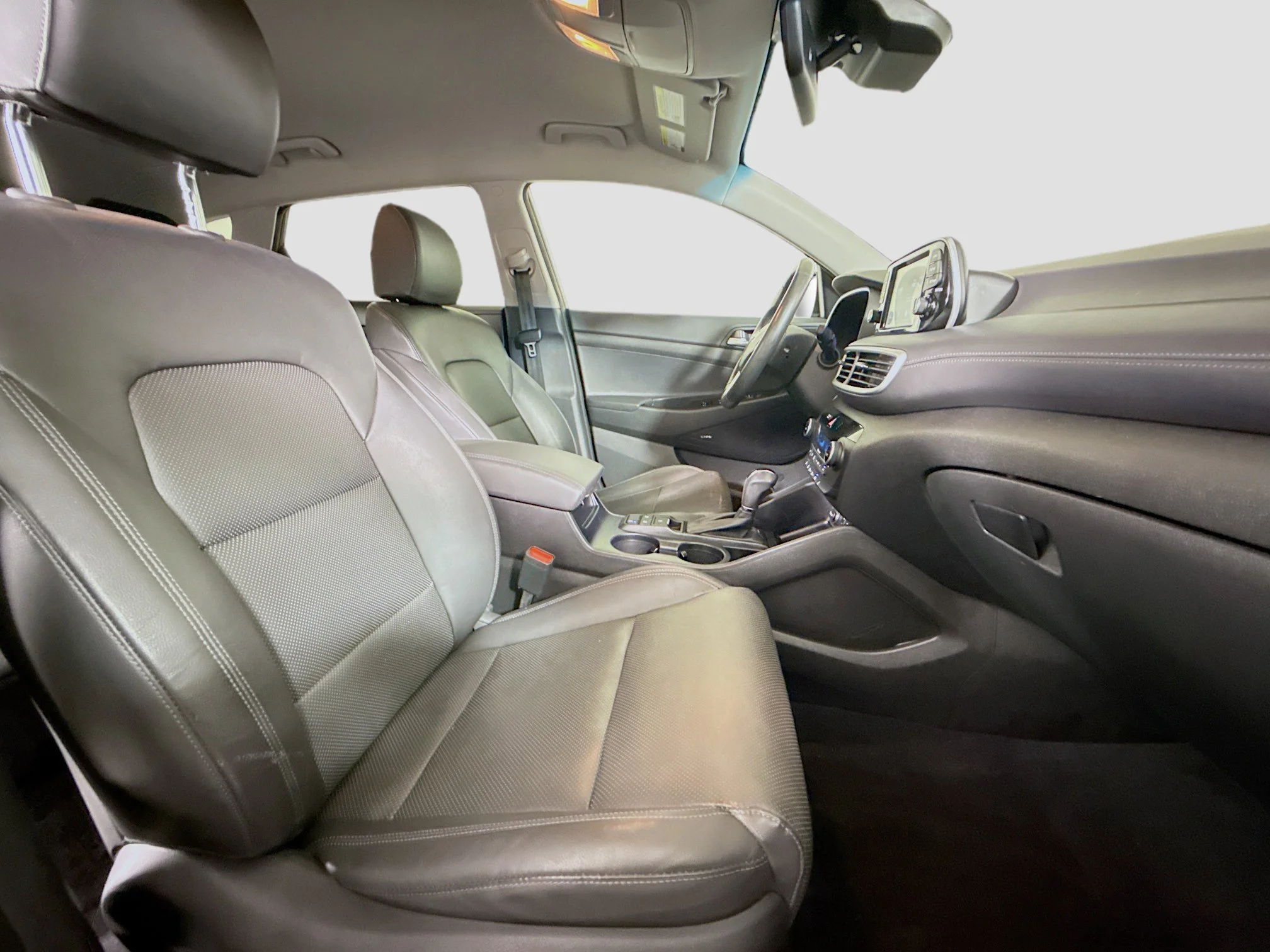 Used 2021 Magnetic Force Hyundai Limited image 25
