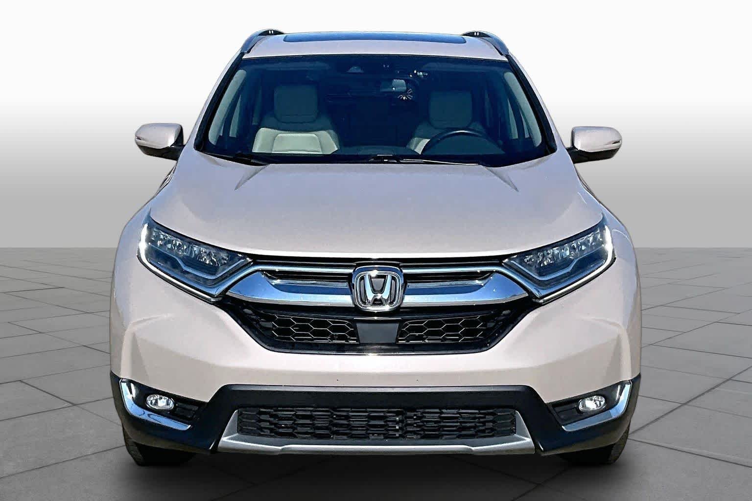 Used 2018 Sandstorm Metallic Honda Touring image 4
