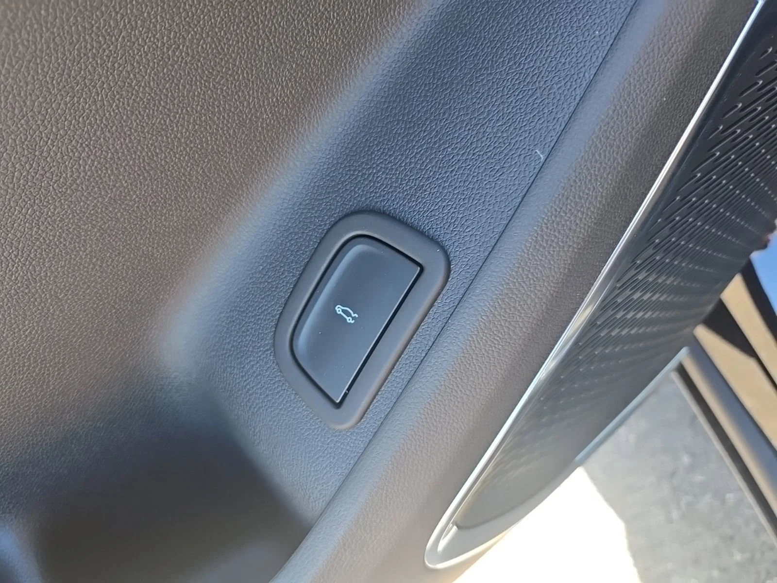 2026 GMC Acadia Denali - Photo 31