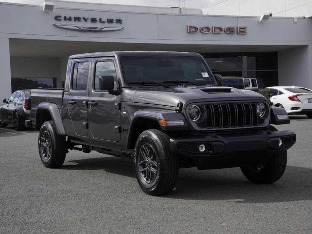 New 2026 Granite Crystal Metallic Clearcoat Jeep Sport S image 2