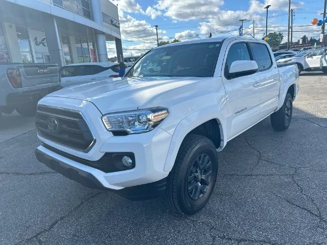 Used 2023 White Toyota SR5 image 18