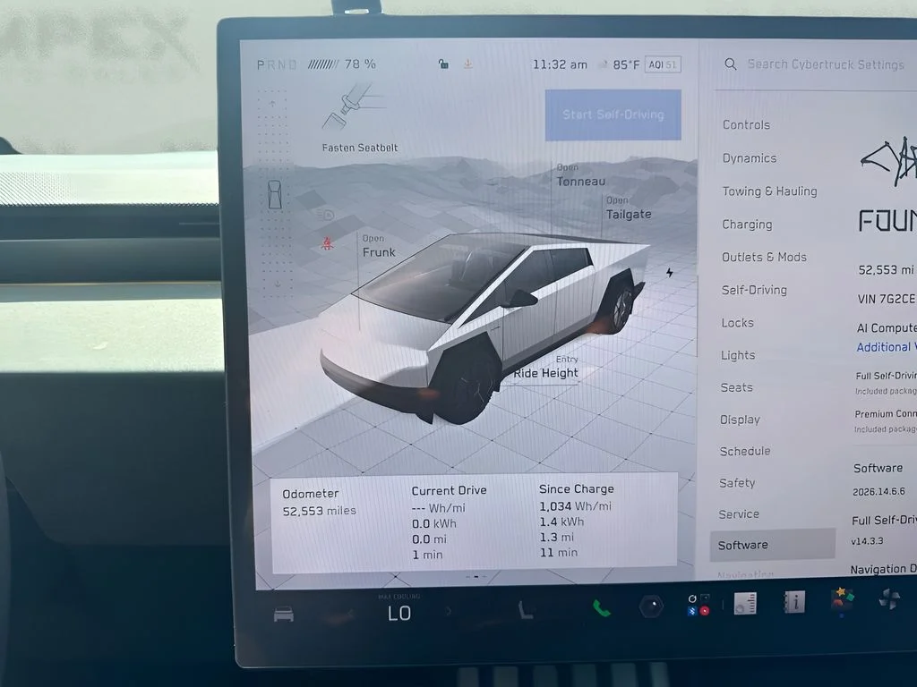 Used 2024  Tesla Base image 20