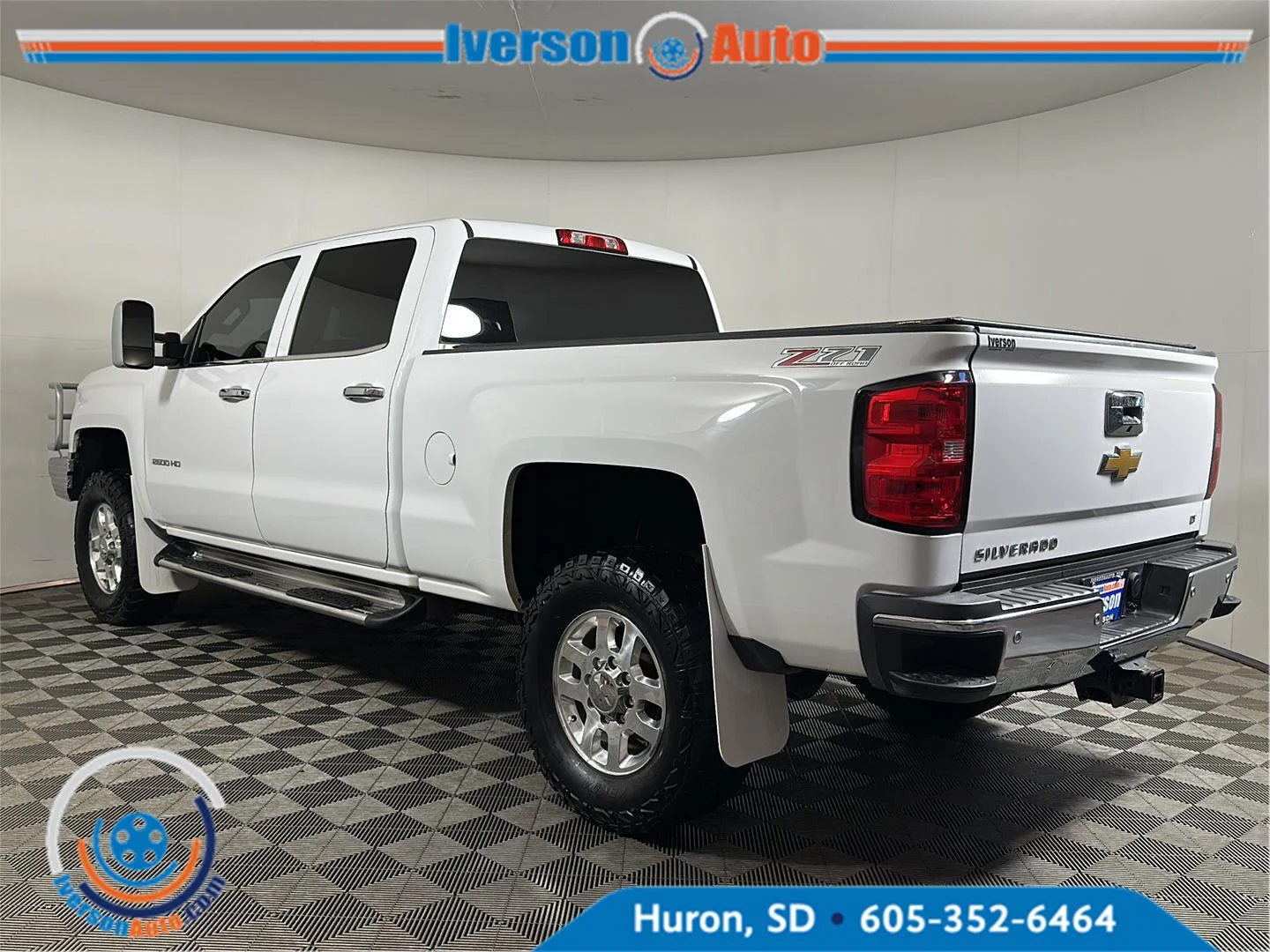 Used 2015 Summit White Chevrolet LT image 7