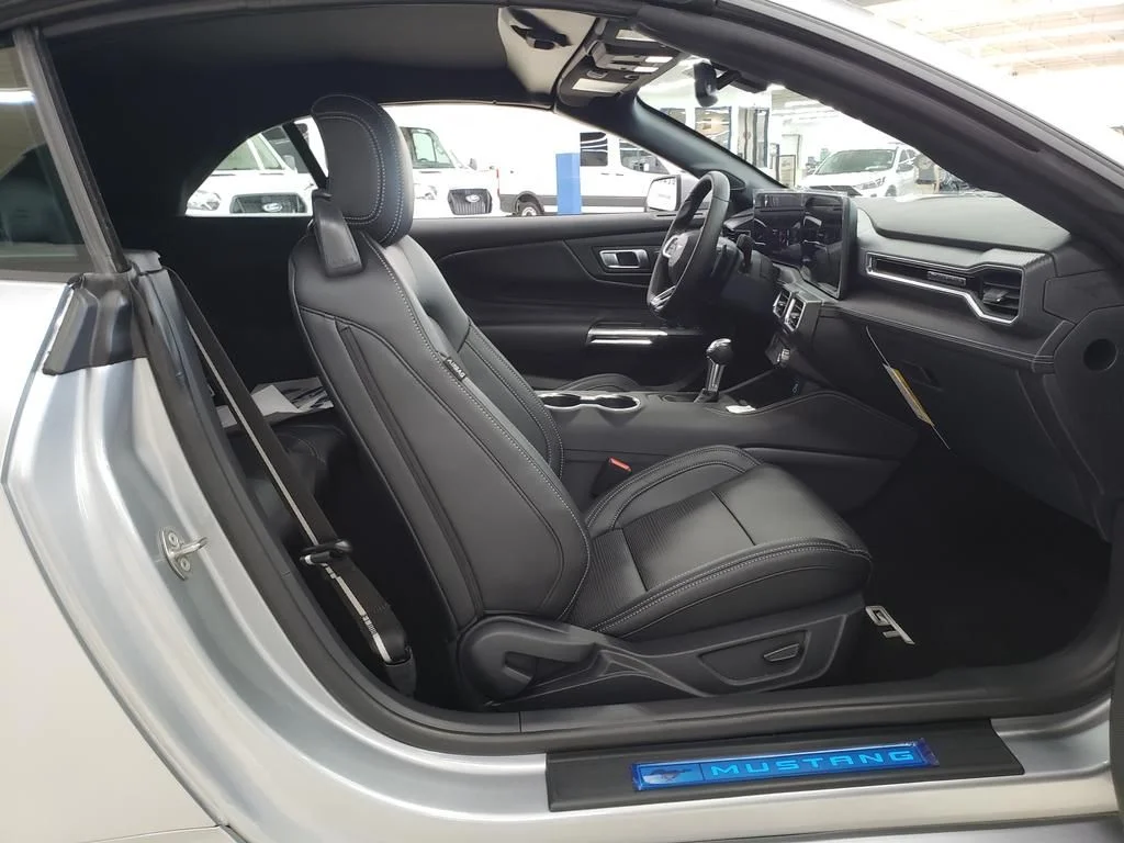 2025 Ford Mustang GT Premium - Photo 11
